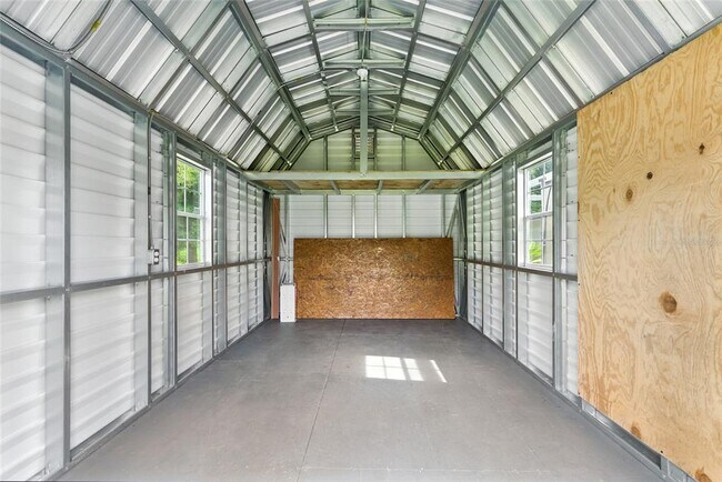 Building Photo - 2205 Henley Rd