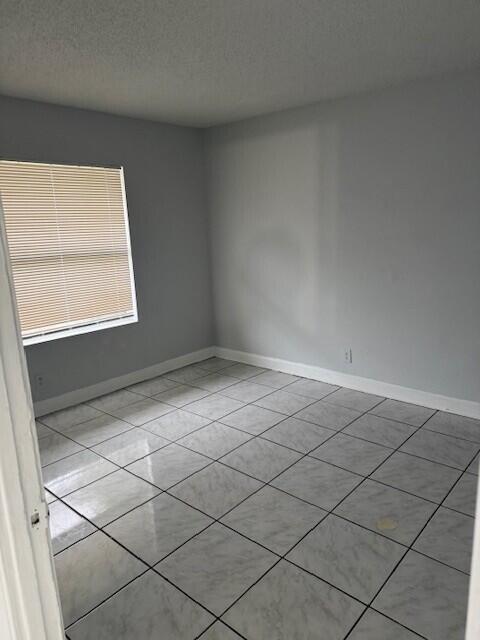 Building Photo - 5865 Aurora Ct