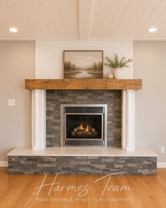Building Photo - 5960 Grapevine Dr