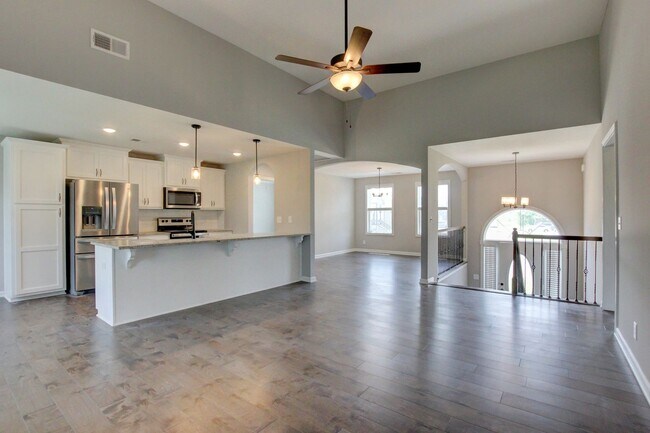 Building Photo - 1092 Barnhill Rd