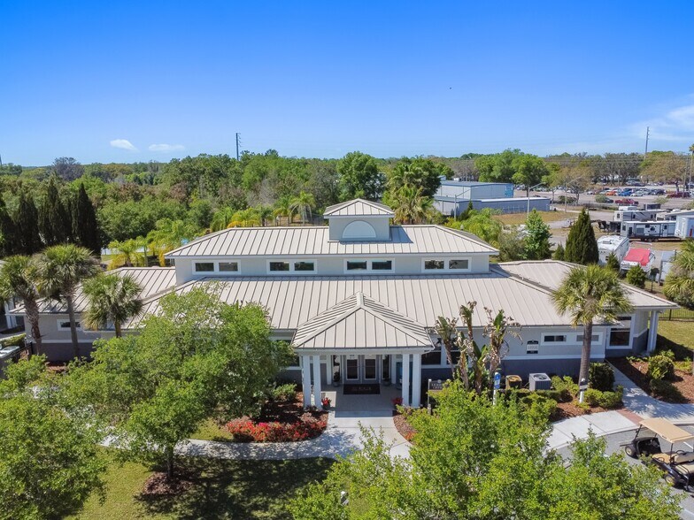 Building Photo - The Columns at Bear Creek