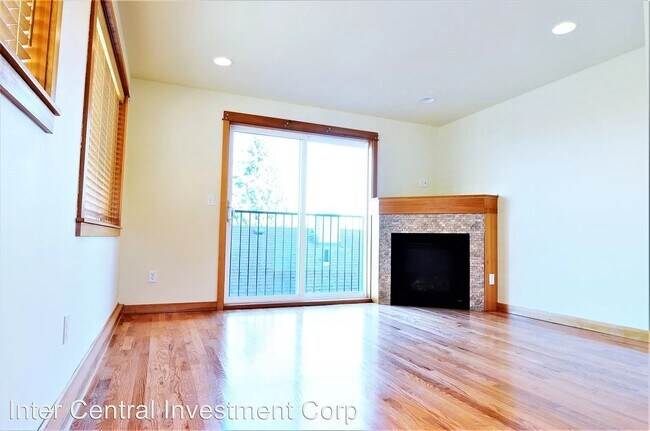 Building Photo - 4533 41st Ave SW