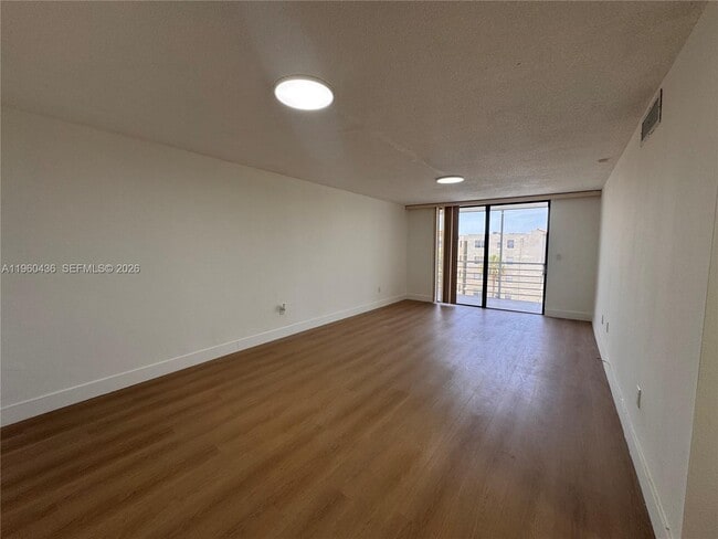 Building Photo - 1820 SW 81st Ave