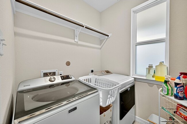 Building Photo - 24607 Carleton Lake Ln