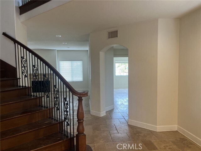 Building Photo - 40351 Heirloom Ct