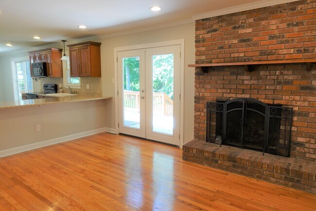 Building Photo - 115 Konnarock Cir