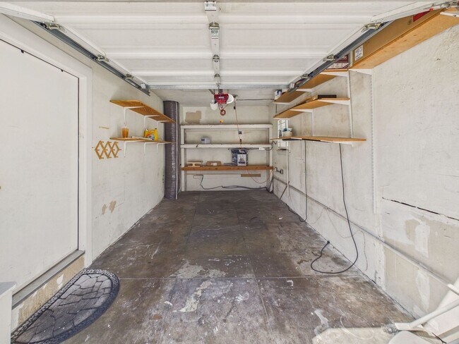 Building Photo - 6321 Outlook Ave