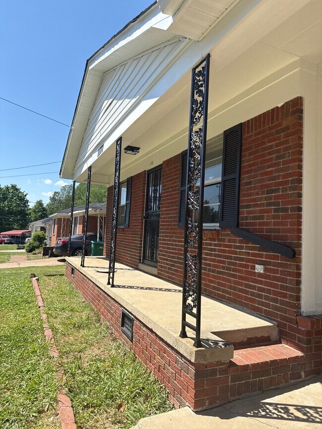Building Photo - 1177 Westmoreland St