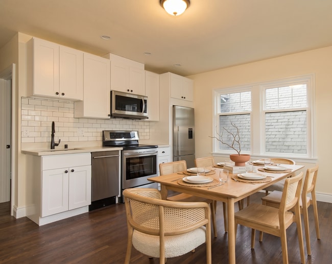 Building Photo - Lower Queen Anne Seattle 2 Bedroom Apartment for Rent | Renovated Top-Floor Home w/ Rooftop Space...