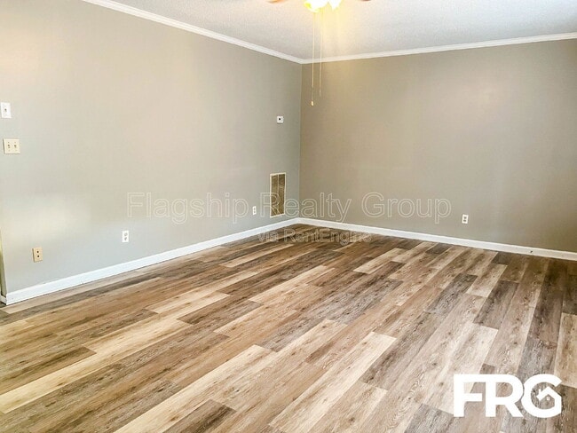 Building Photo - 100 Kristin Dr