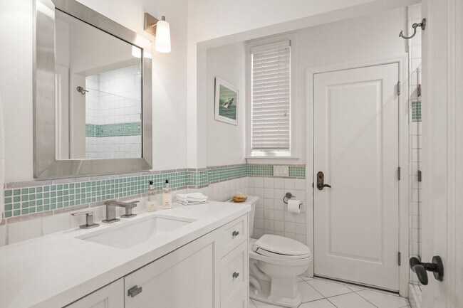 Building Photo - 3086 Solimar Beach Dr