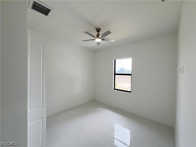 Building Photo - 2113 NW 41st Ave