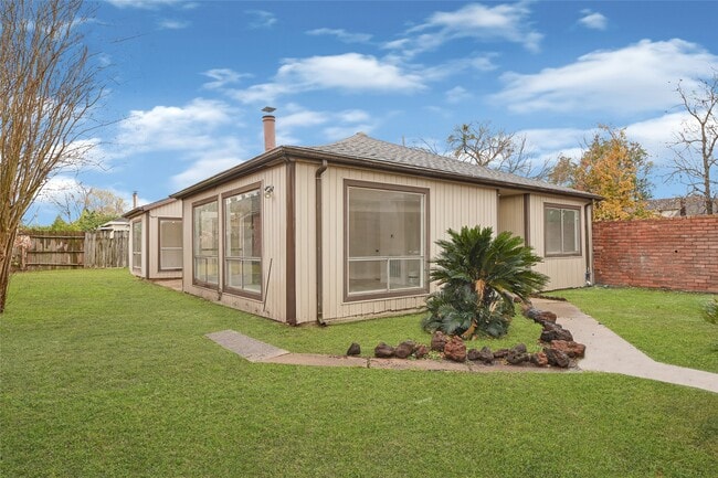 Building Photo - 13023 Lima Dr