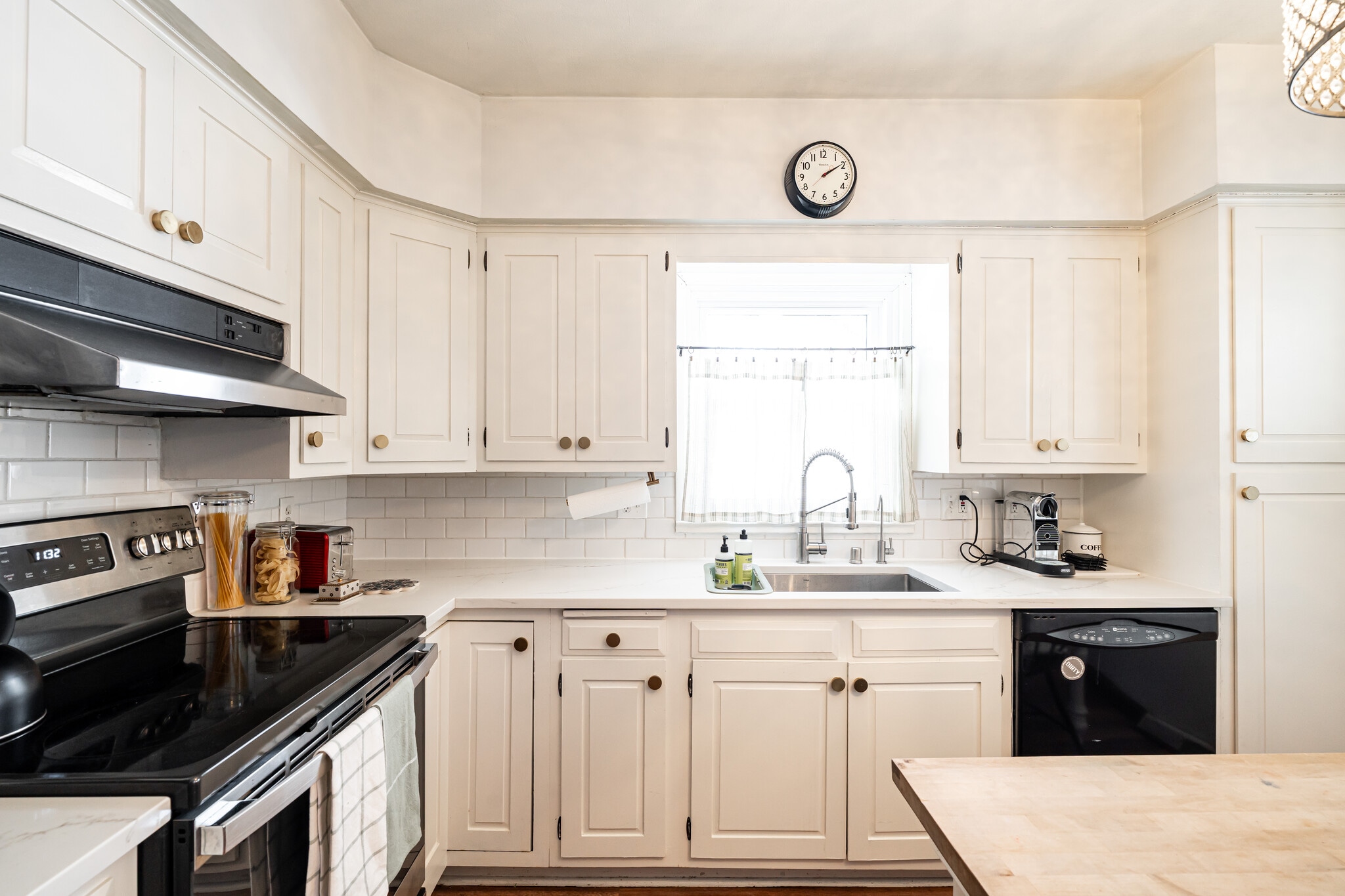 Building Photo - 535 W Montclaire Ave