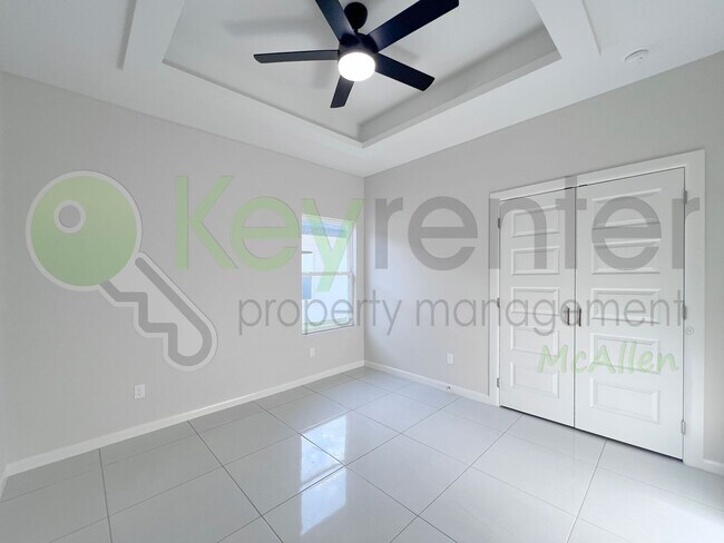 Building Photo - 2004 E 1st St