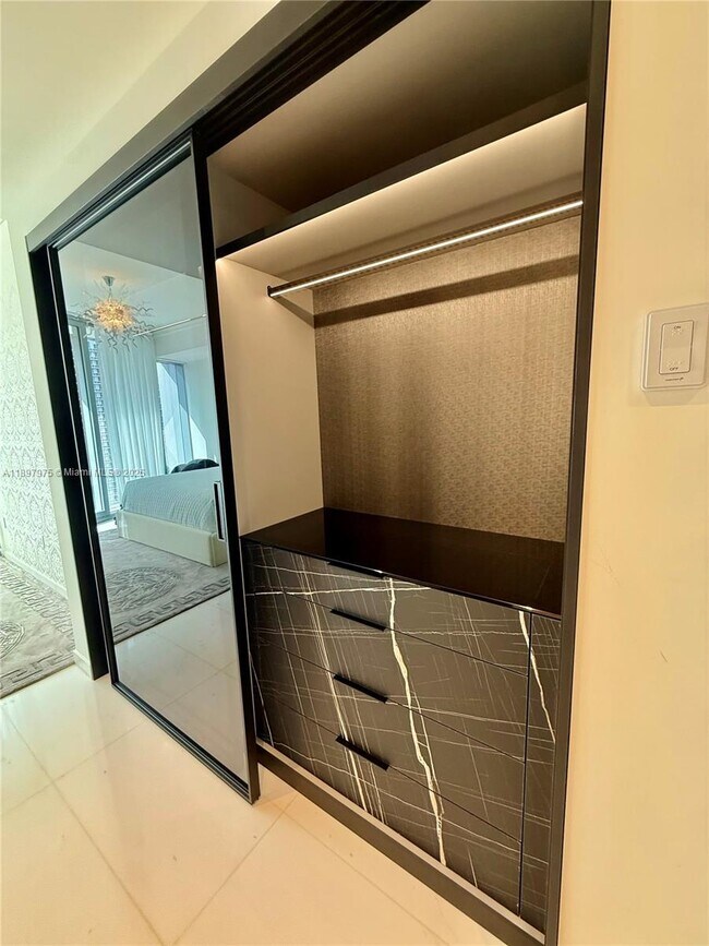 Building Photo - 300 Biscayne Blvd Way