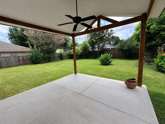 Building Photo - 22803 Tara Way Dr