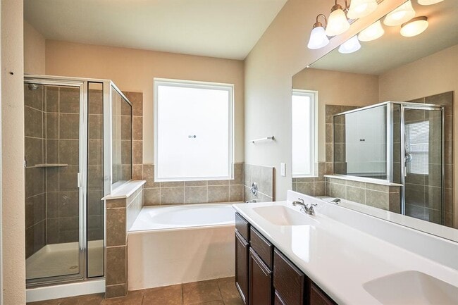 Building Photo - 1218 Maple Ace Dr
