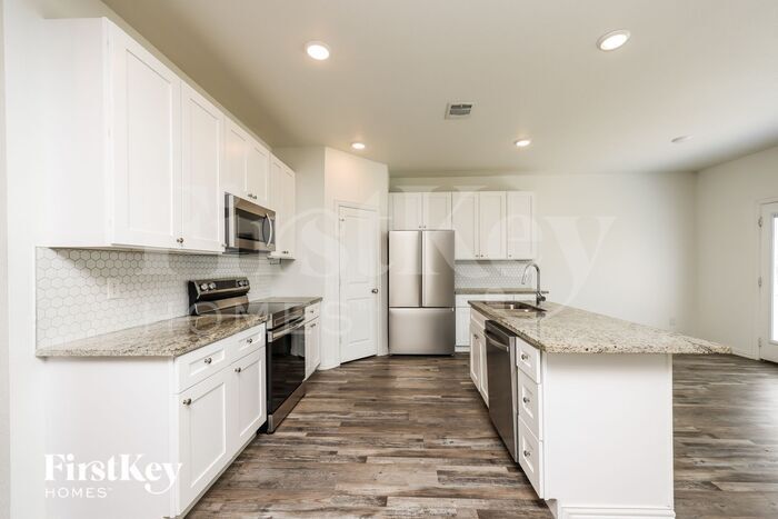 Building Photo - 7332 Parkside Pl Dr