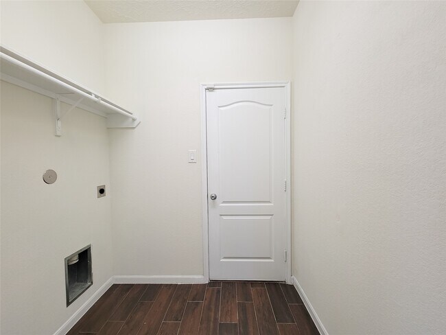 Building Photo - 3007 Meadow Prairie St