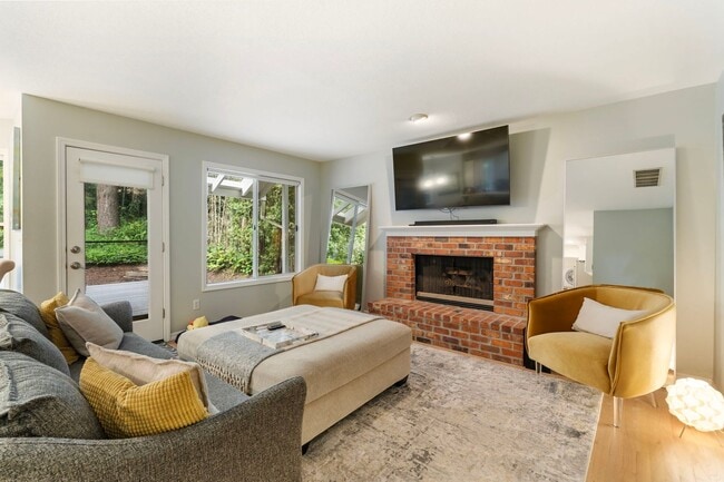 Building Photo - Private Retreat Backing to Trails in the Heart of Lake Oswego