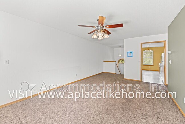 Building Photo - 8626 N Cleveland Ln