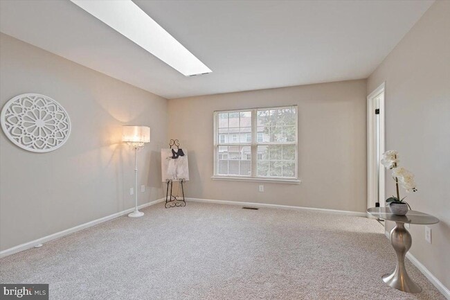 Building Photo - 105 Pin Oak Ct