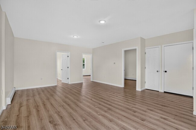 Building Photo - 518 Springfield Ave