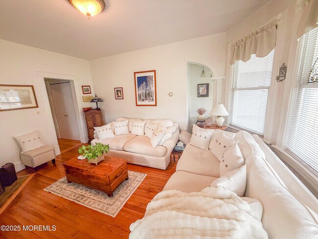 Building Photo - 47 Burlington Ave