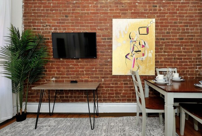 Building Photo - 506 9th Ave