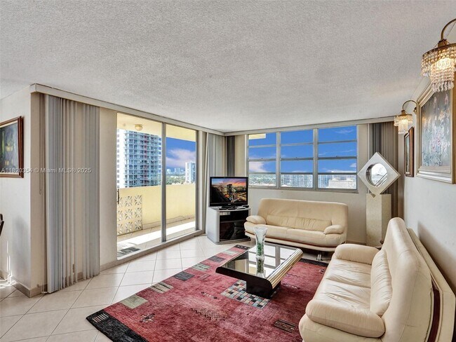 Building Photo - 1833 S Ocean Dr