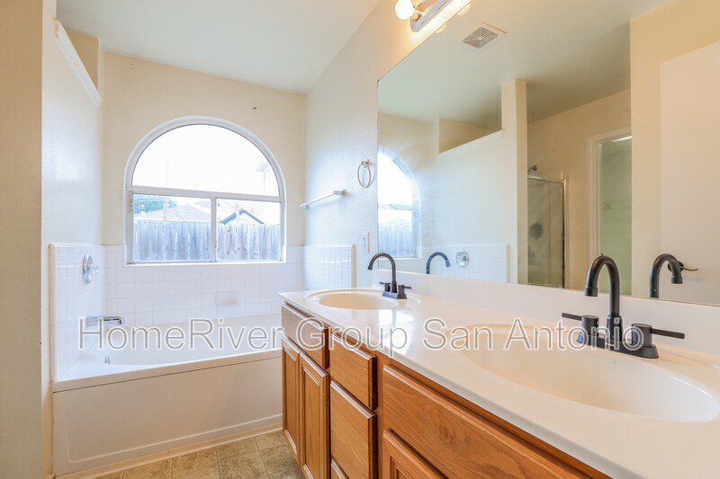 Building Photo - 238 Val Verde Dr