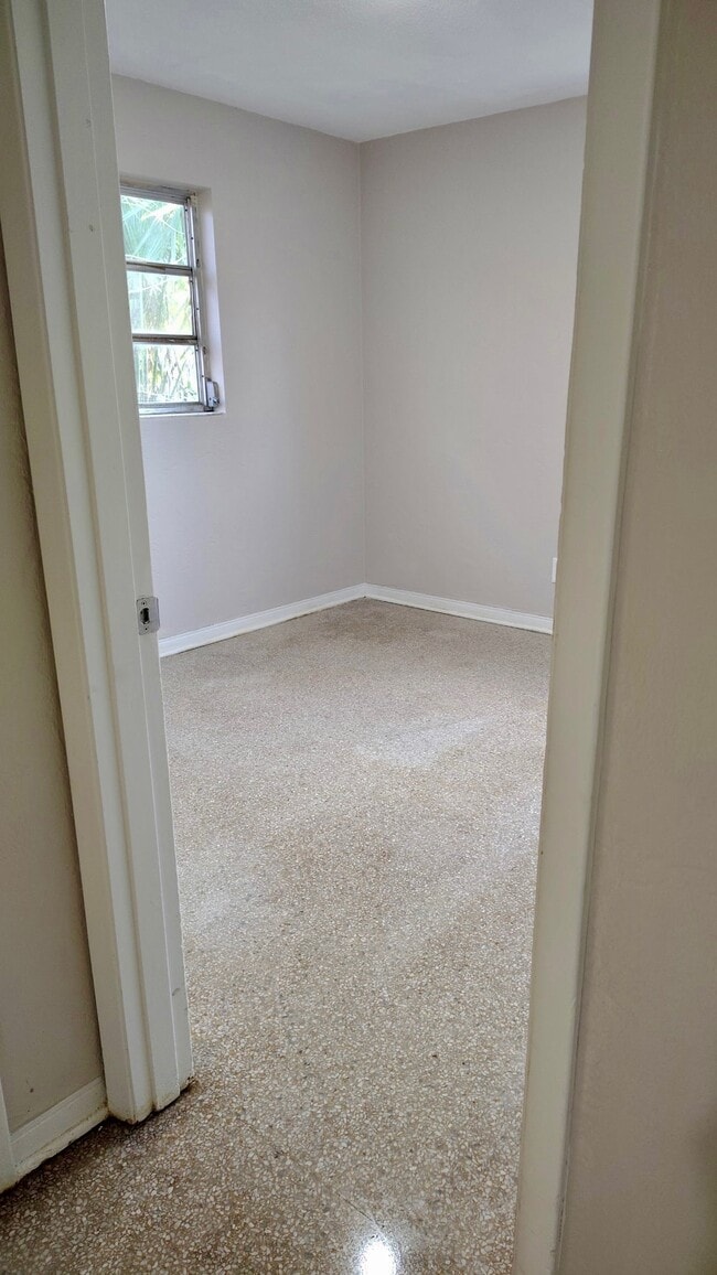 Building Photo - 1436 Primrose Ln