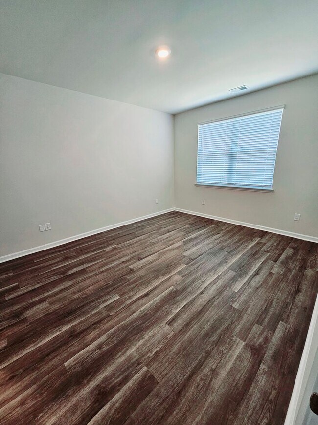 Building Photo - 3015 Long Spur Dr