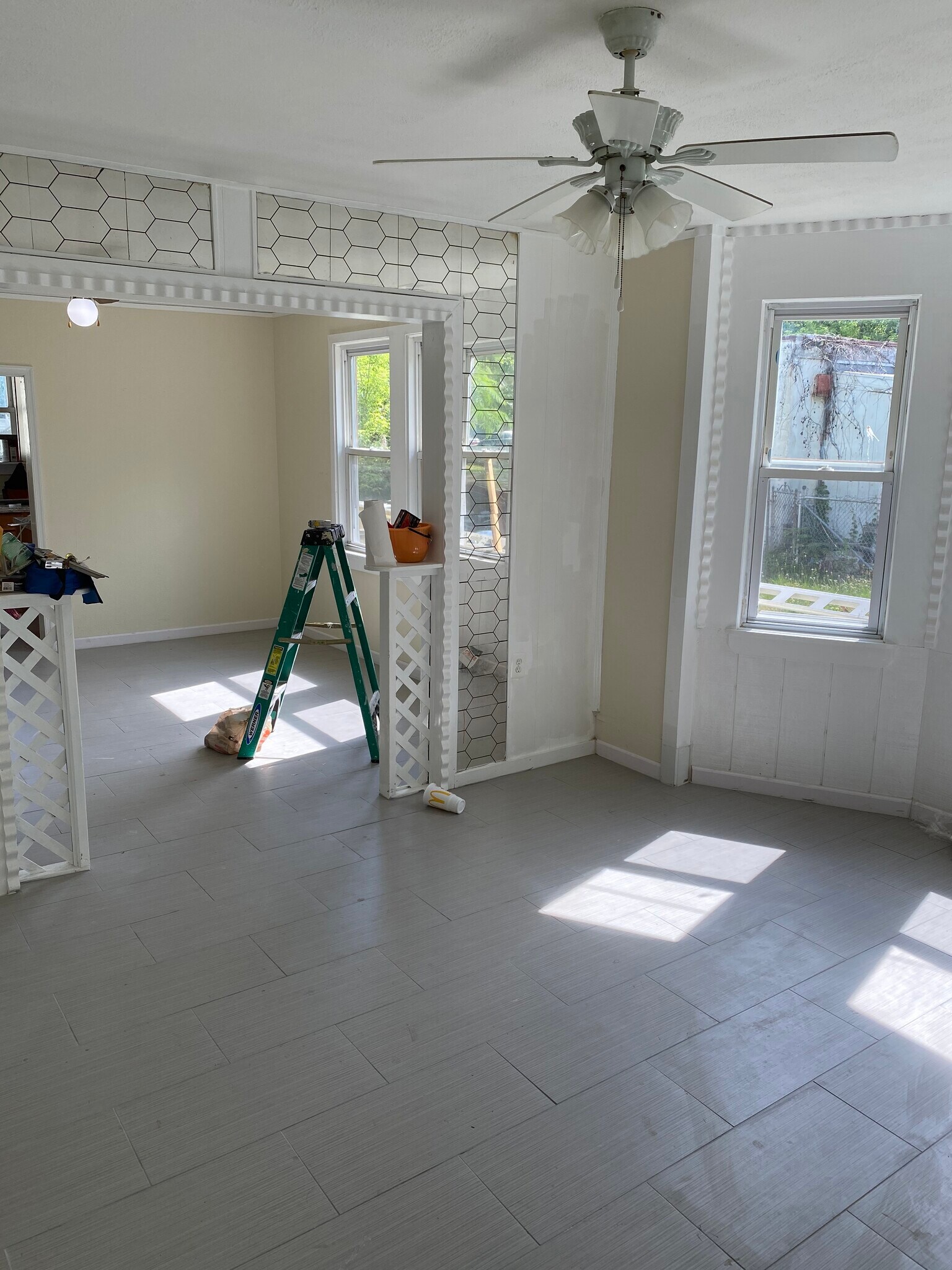 Building Photo - 208 W Adams Ave