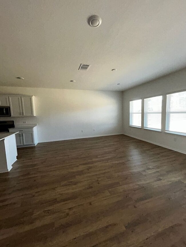 Building Photo - Charming 4 beds 3 baths in Leander!