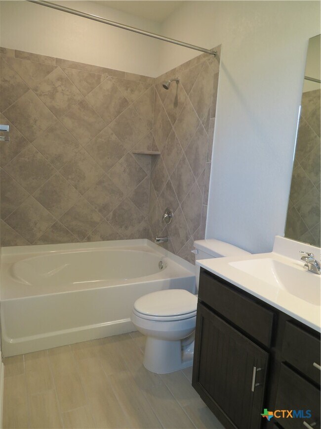 Building Photo - 352 Blacktail Dr