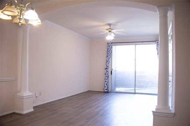 Building Photo - 2111 Welch St