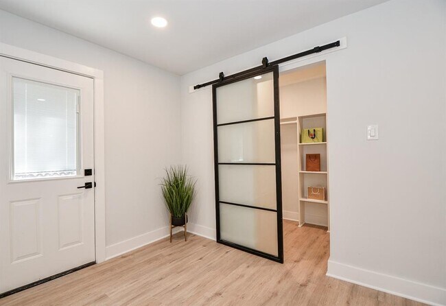 Building Photo - 4302 McDermed Dr