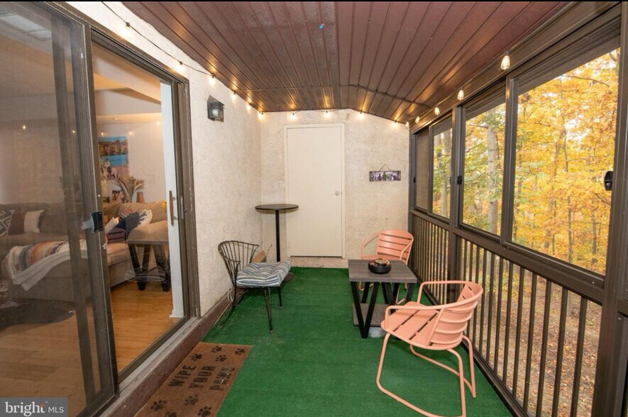 Building Photo - 305 Shawmont Ave