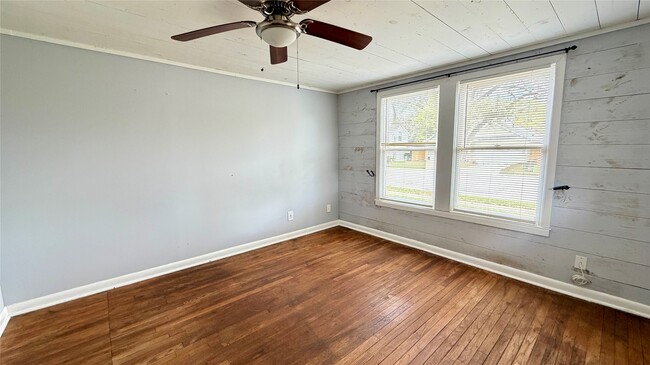 Building Photo - 102 Beauregard St