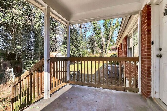 Building Photo - Charming 3BD/1BA Ranch Home