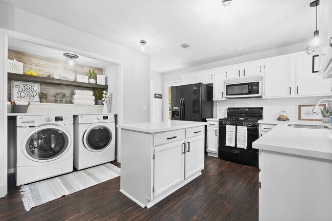 Building Photo - 86 Rockridge Dr