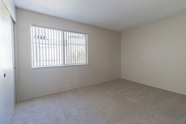 Building Photo - Live in the Heart of Midtown Sacramento!  ...