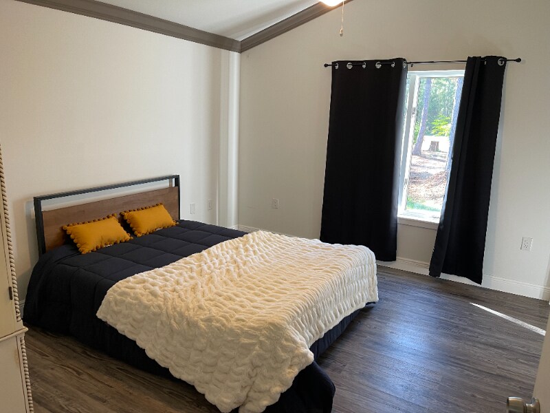 Building Photo - 3561 7th Ave NW