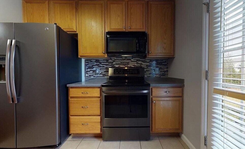 Building Photo - 9806 Blackwell Dr