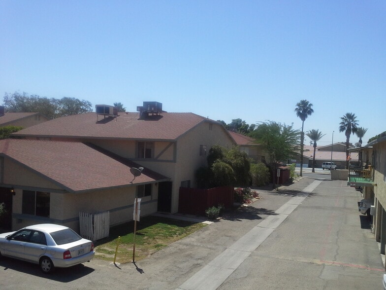 Building Photo - 1705 W Olive Ave