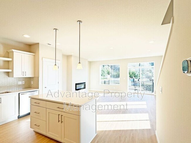 Building Photo - 5025 NW Torchcrest Pl
