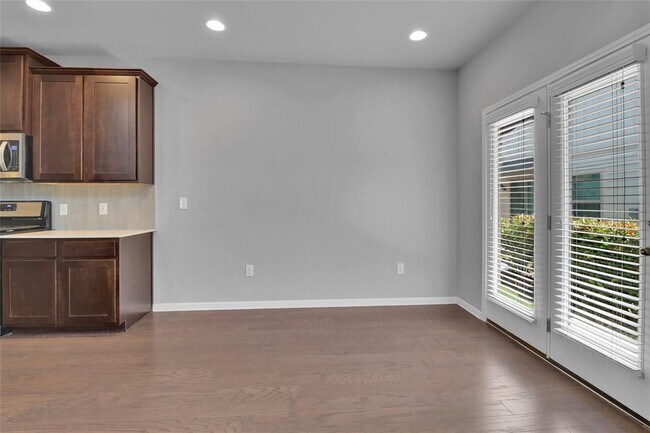 Building Photo - 1513 Catalan Rd