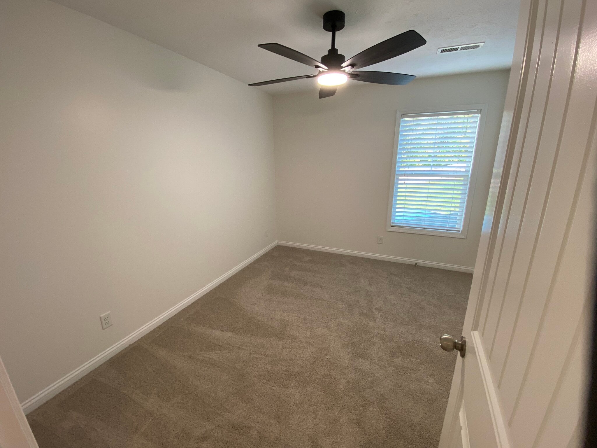 Building Photo - 6405 Autumn Valley Trce